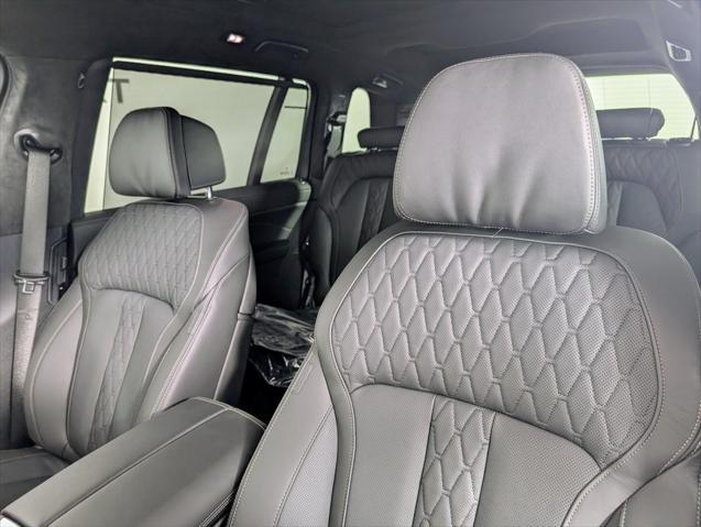 Photo of 2026 Black Sapphire Metallic BMW X7