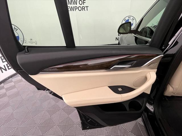 Photo of 2022 Black Sapphire Metallic BMW X3