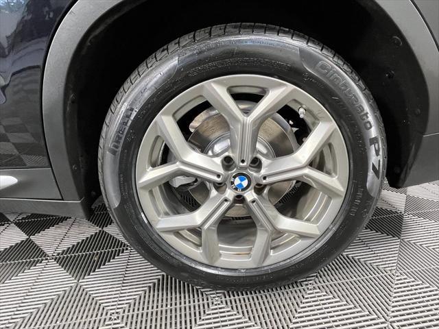 Photo of 2022 Black Sapphire Metallic BMW X3