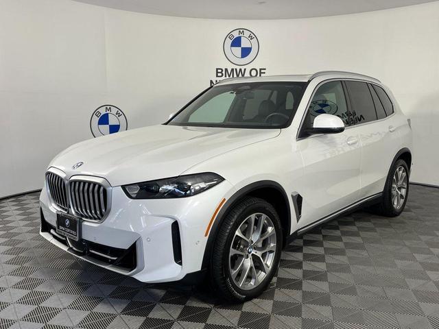 Photo of 2024 Mineral White Metallic BMW X5
