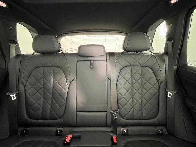 Photo of 2024 Mineral White Metallic BMW X5