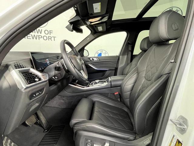 Photo of 2024 Mineral White Metallic BMW X5