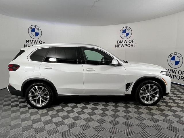Photo of 2024 Mineral White Metallic BMW X5