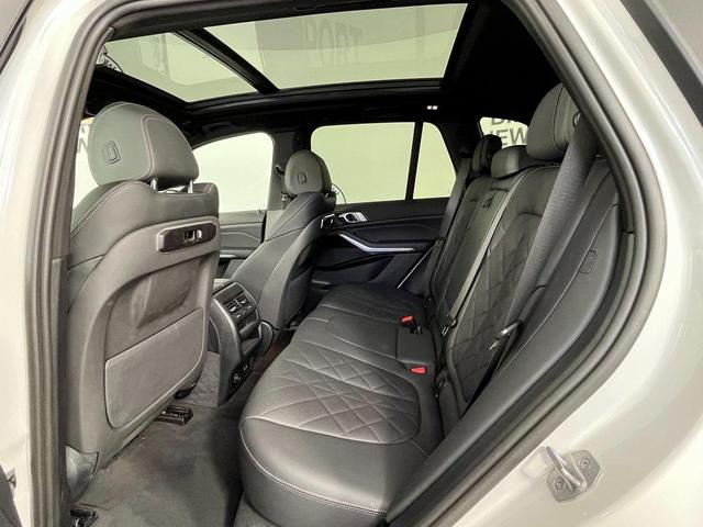 Photo of 2024 Mineral White Metallic BMW X5