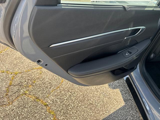 Photo of 2025 Blue Hyundai SONATA Hybrid