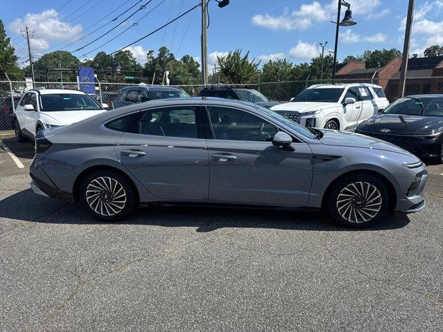 Photo of 2025 Blue Hyundai SONATA Hybrid