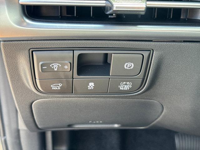 Photo of 2025 Amazon Gray Hyundai TUCSON Hybrid
