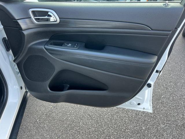 Photo of 2020 Bright White Clearcoat Jeep Grand Cherokee