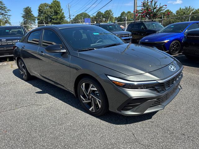 Photo of 2025 Amazon Gray Hyundai ELANTRA HEV