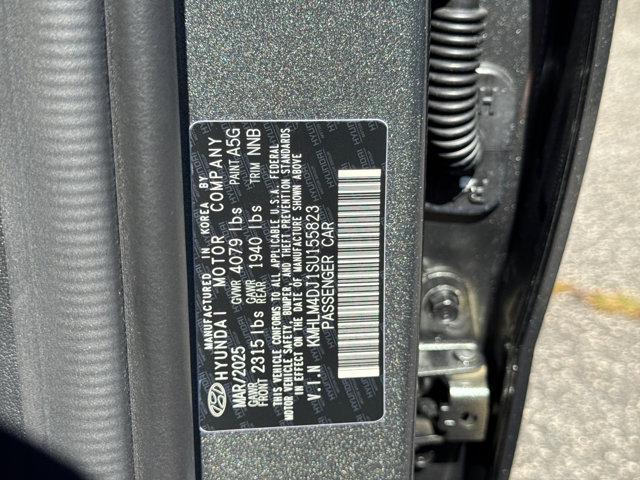 Photo of 2025 Amazon Gray Hyundai ELANTRA HEV