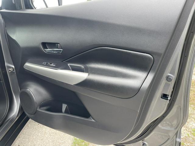 Photo of 2019 Gun Metallic / Monarch Orange Nissan Kicks