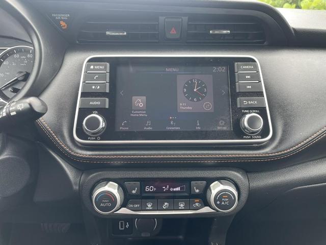 Photo of 2019 Gun Metallic / Monarch Orange Nissan Kicks