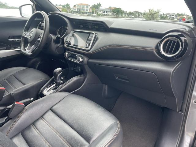 Photo of 2019 Gun Metallic / Monarch Orange Nissan Kicks
