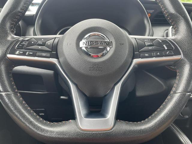 Photo of 2019 Gun Metallic / Monarch Orange Nissan Kicks