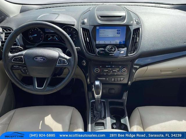 Photo of 2018 White Gold Metallic Ford Escape