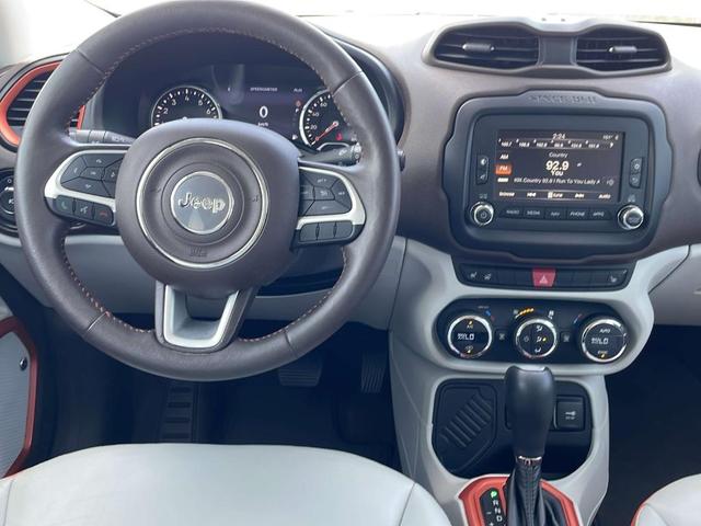 Photo of 2017 Alpine White Jeep Renegade