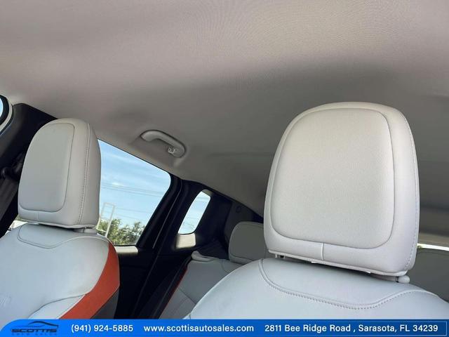 Photo of 2017 Alpine White Jeep Renegade