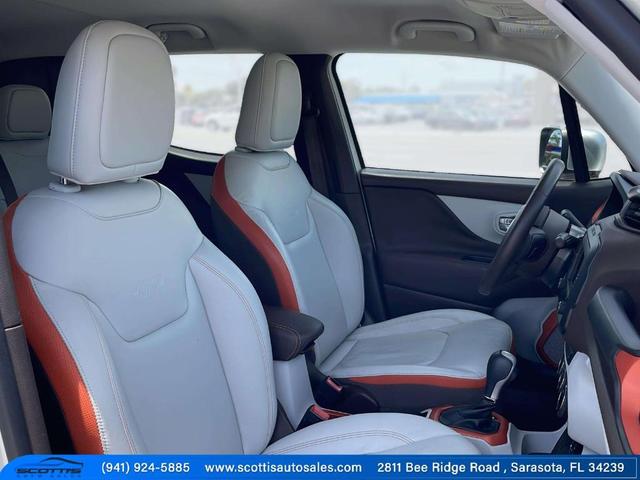 Photo of 2017 Alpine White Jeep Renegade
