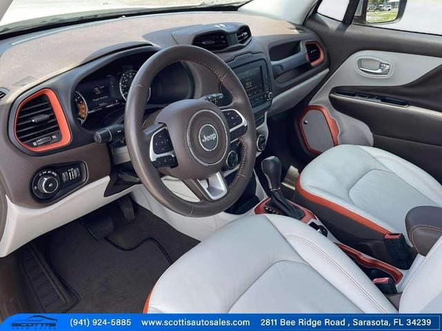 Photo of 2017 Alpine White Jeep Renegade