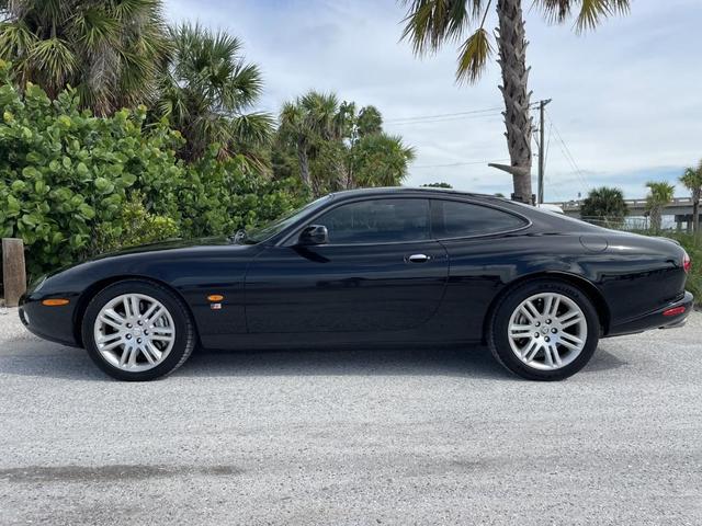 Photo of 2004 Ebony Jaguar XKR