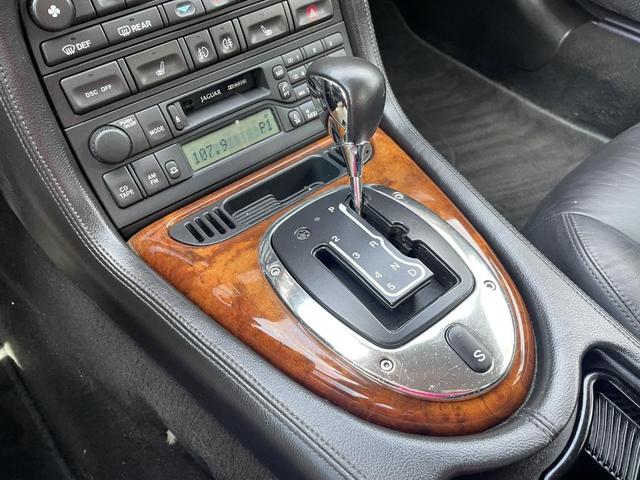 Photo of 2004 Ebony Jaguar XKR