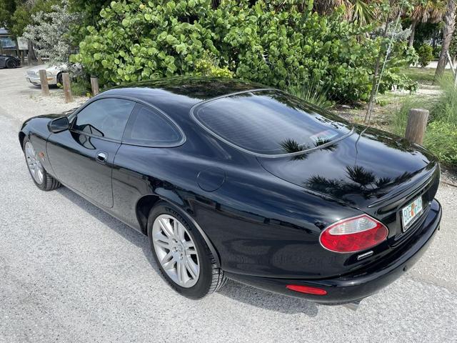 Photo of 2004 Ebony Jaguar XKR