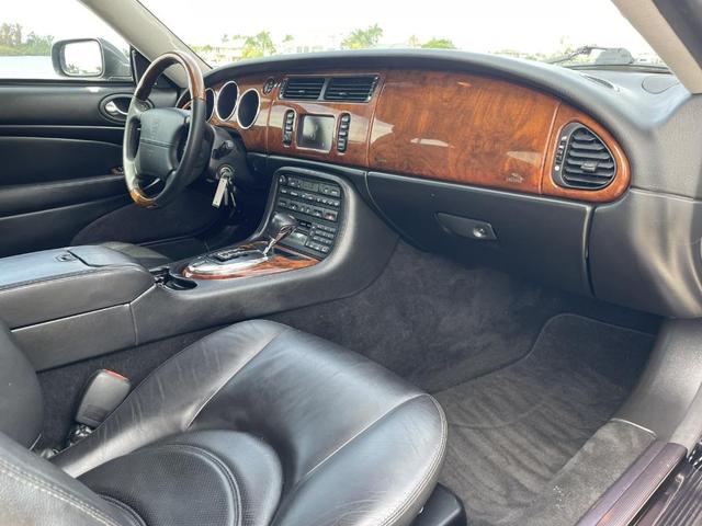 Photo of 2004 Ebony Jaguar XKR
