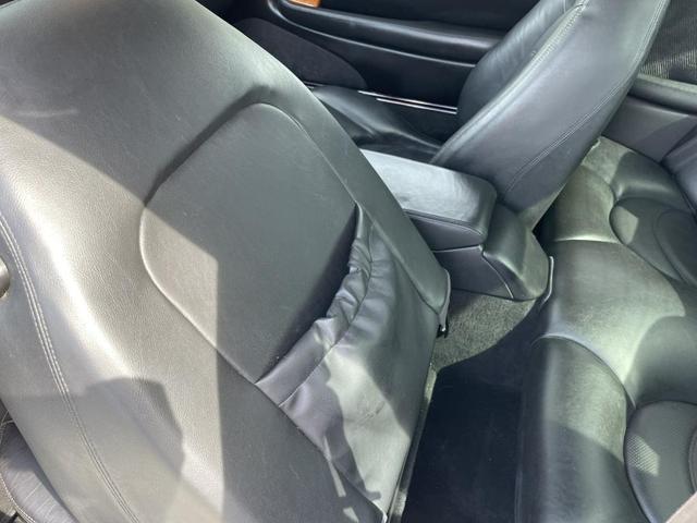 Photo of 2004 Ebony Jaguar XKR