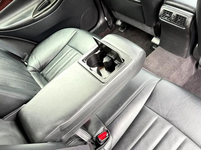 Photo of 2017 Majestic White INFINITI QX50