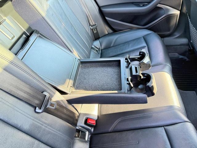 Photo of 2017 Moonlight Blue Metallic Audi A4