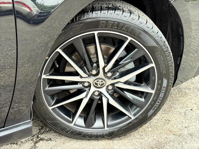 Photo of 2021 Midnight Black Metallic Toyota Camry