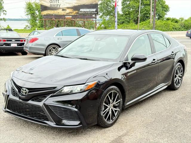 Photo of 2021 Midnight Black Metallic Toyota Camry