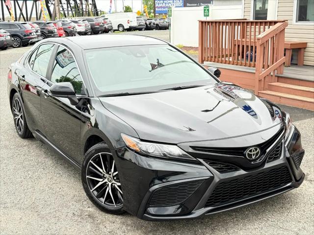 Photo of 2021 Midnight Black Metallic Toyota Camry