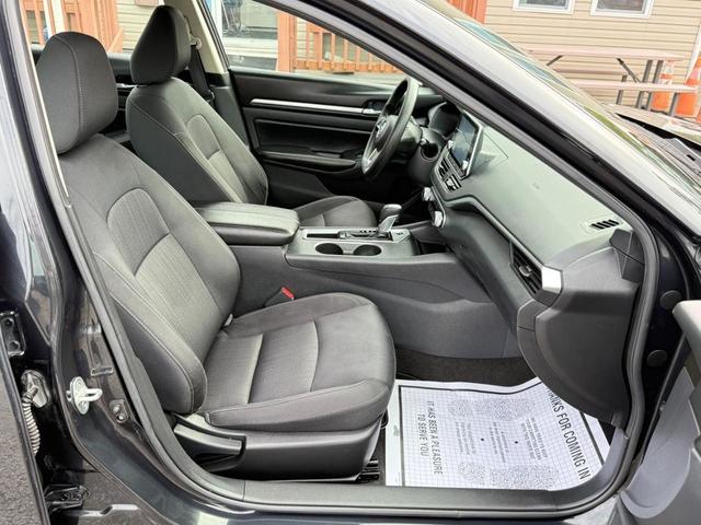 Photo of 2022 Storm Blue Metallic Nissan Altima