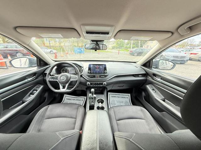 Photo of 2022 Storm Blue Metallic Nissan Altima