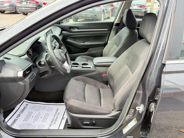 Photo of 2022 Storm Blue Metallic Nissan Altima