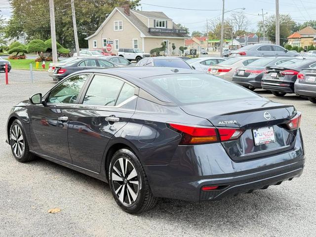 Photo of 2022 Storm Blue Metallic Nissan Altima