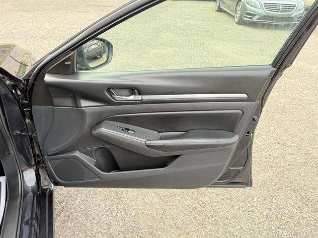 Photo of 2022 Storm Blue Metallic Nissan Altima