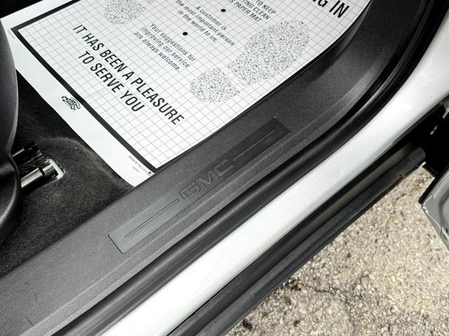 Photo of 2021 Quicksilver Metallic GMC Terrain