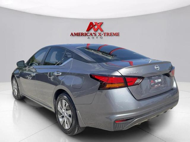 Photo of 2024 Gun Metallic Nissan Altima