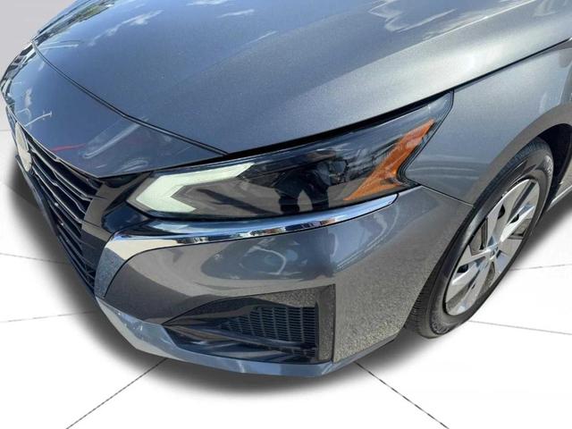 Photo of 2024 Gun Metallic Nissan Altima