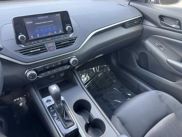 Photo of 2024 Gun Metallic Nissan Altima