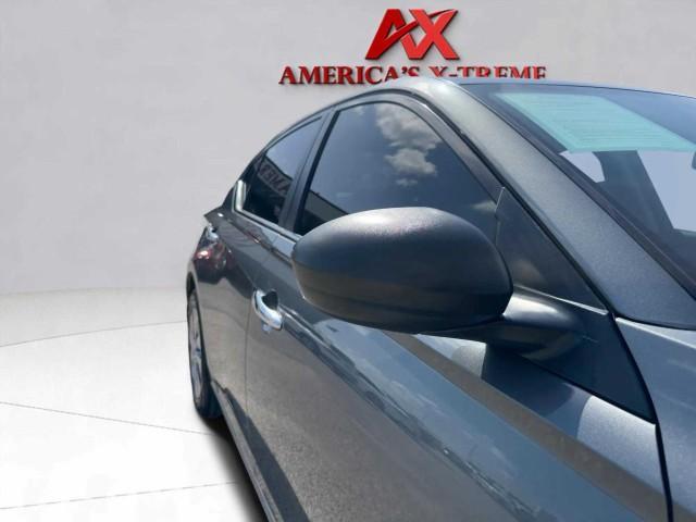Photo of 2024 Gun Metallic Nissan Altima