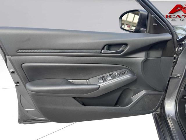 Photo of 2024 Gun Metallic Nissan Altima