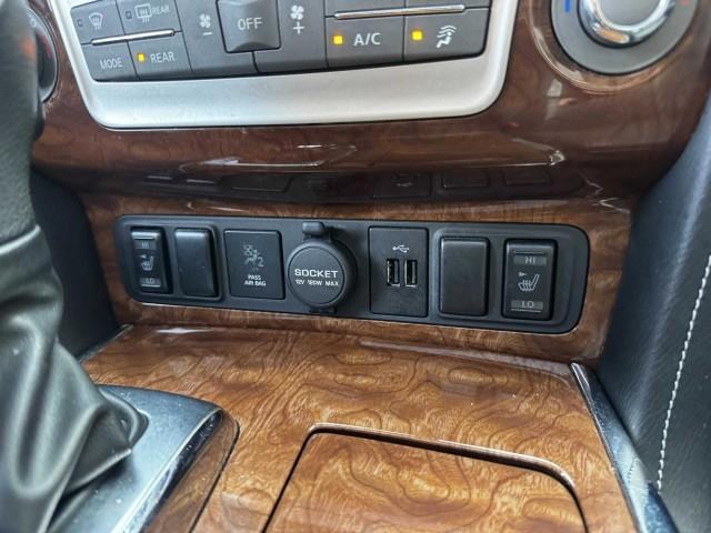 Photo of 2018 Liquid Platinum INFINITI QX80