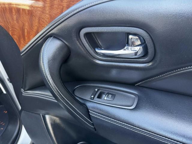 Photo of 2018 Liquid Platinum INFINITI QX80