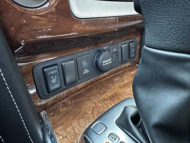 Photo of 2018 Liquid Platinum INFINITI QX80