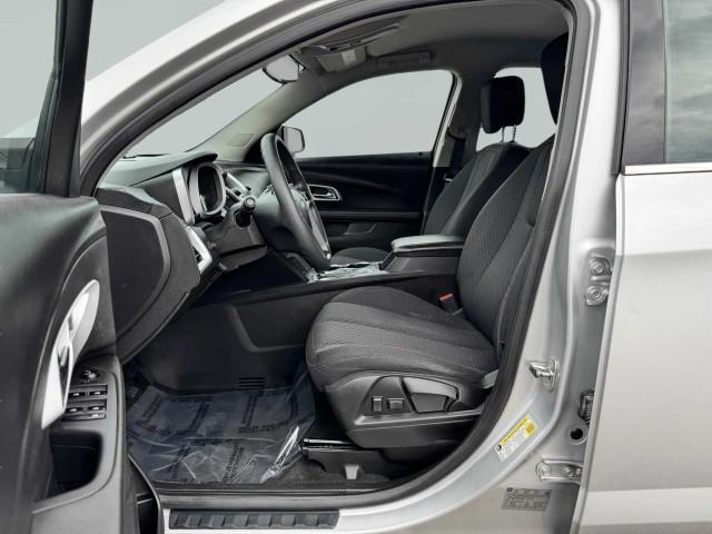 Photo of 2013 Silver Ice Metallic Chevrolet Equinox