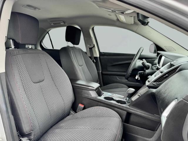 Photo of 2013 Silver Ice Metallic Chevrolet Equinox