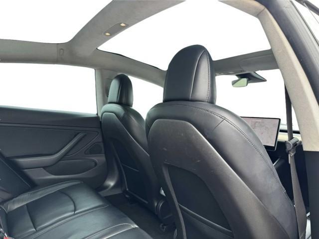 Photo of 2017 Black Tesla Model 3